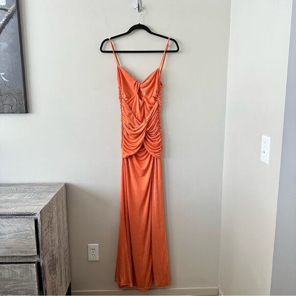 Johansen-Naomi Gown -> Johansen-Naomi Gown - Picture 2 of 16